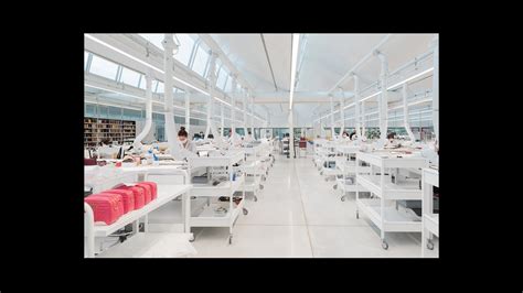 prada borsettificio arezzo|Prada Group reopens production sites in Tuscany.